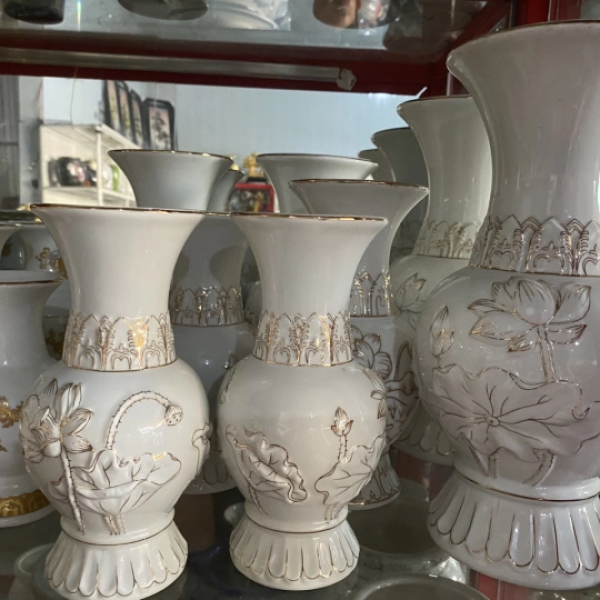 LỌ HOA MEN TRẮNG VẼ VÀNG