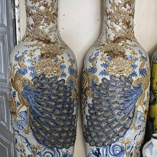 LỤC BÌNH MEN RẠN ĐẮP NỔI CÔNG ĐÀO