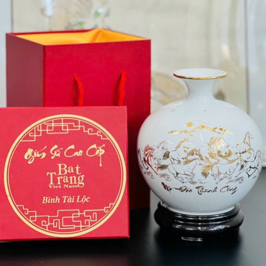 BÌNH HÚT TÀI LỘC MÃ ĐÁO THÀNH CÔNG VẼ VÀNG