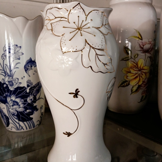 LỌ HOA BÔNG TRẮNG