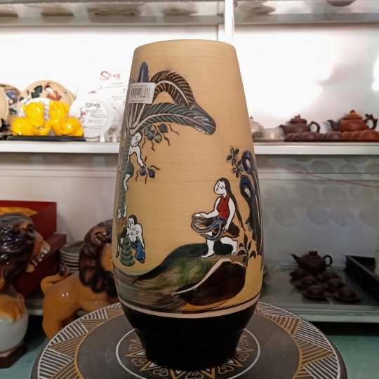 LỌ HOA GỐM TRANH DÂN GIAN